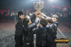 TES战队：TES抵达首尔集训基地，JackeyLove称已适应世界赛版本